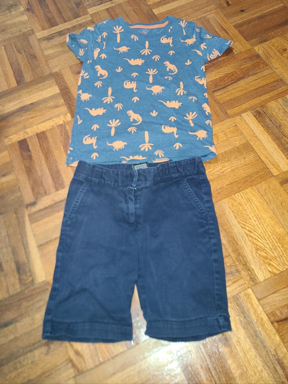 Boys size 5/6 two piece outfit